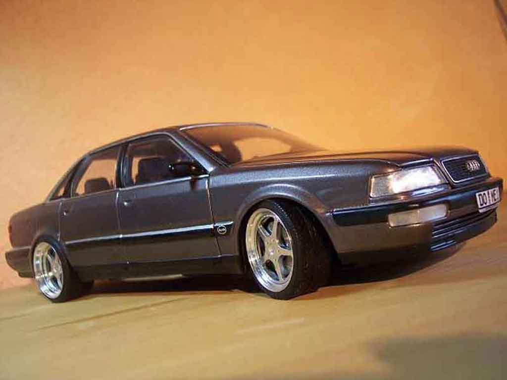 Audi V8 Quattro 1/18 Minichamps Quattro street version modelauto