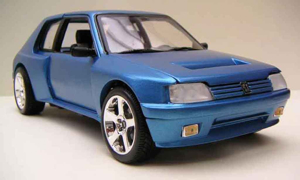 Peugeot 205 Turbo 16 blauw T16 1/18 Solido