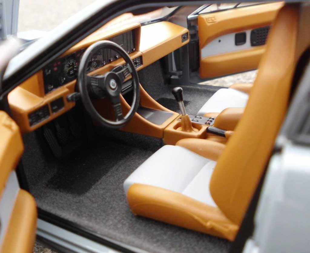 Bmw M1 1978 grijs jantes BBS echappement chrome 1/18 Norev