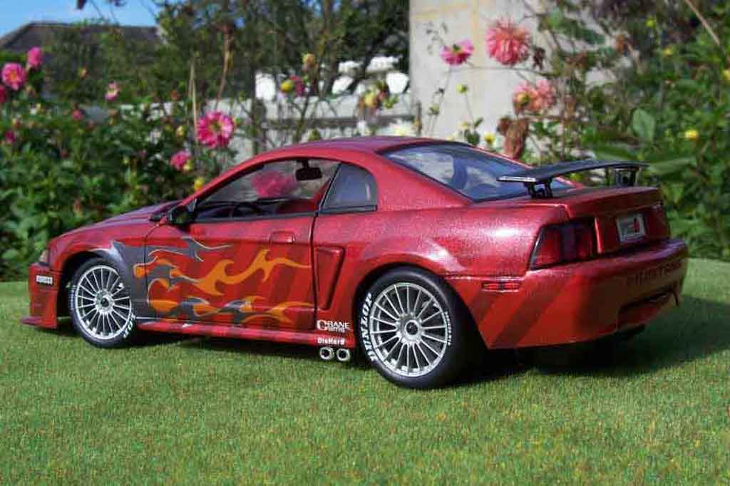 Ford Mustang 2000 svt cobra fire snake 1/18 Ut Models
