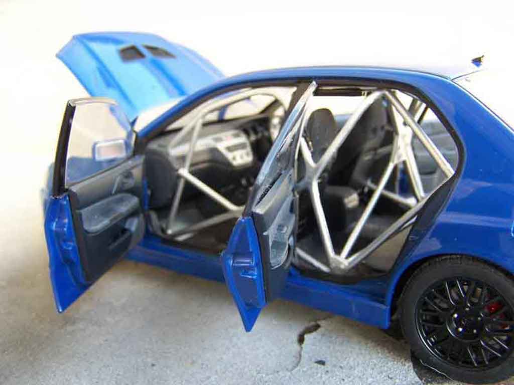 Mitsubishi Lancer Evolution VII jdm blauw 1/18 Autoart