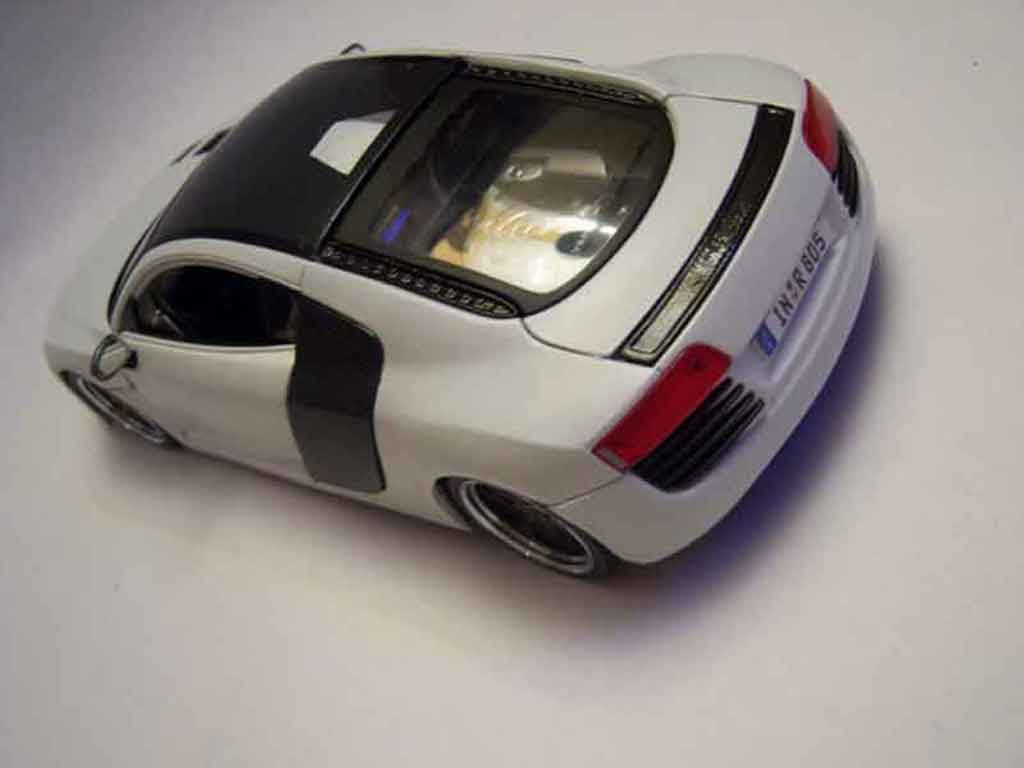 Audi R8 4.2 fsi . tuning carb&white jantes gmp 1/18 Maisto