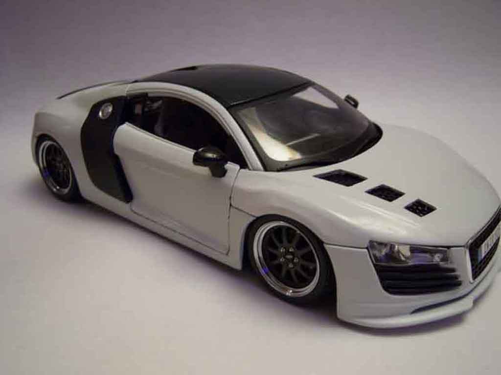 Audi R8 4.2 fsi . tuning carb&white jantes gmp 1/18 Maisto