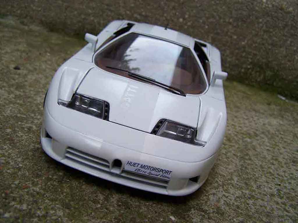 Bugatti EB110 1/18 Burago special edition modelauto