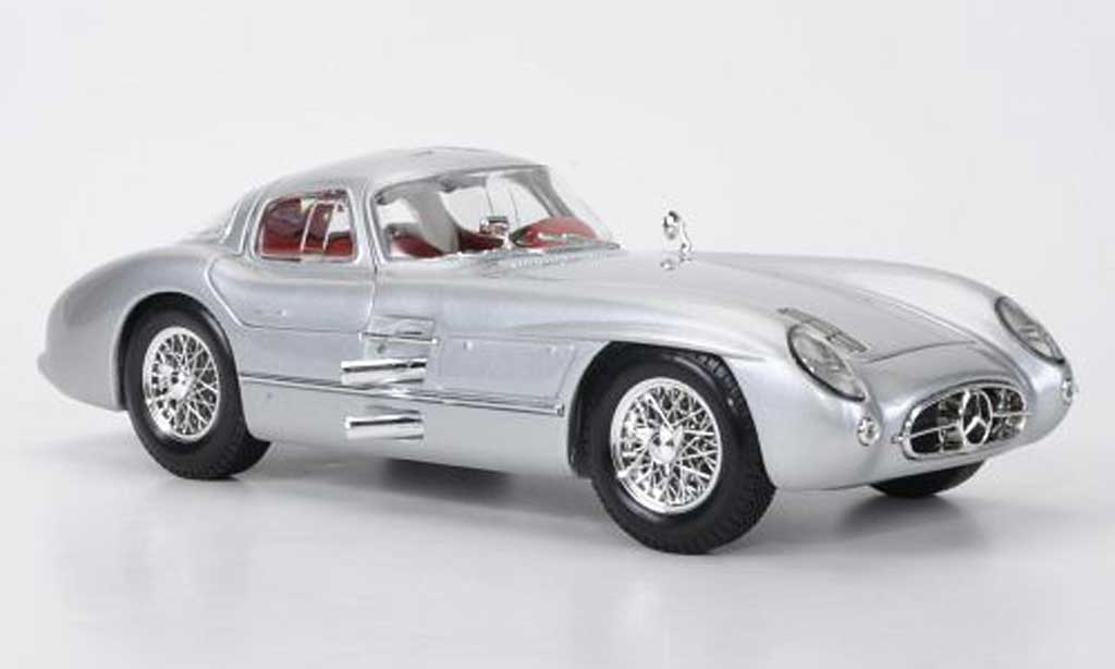 Mercedes 300 SLR 1/18 Maisto SLR Uhlenhaut Coupe grijs modelauto