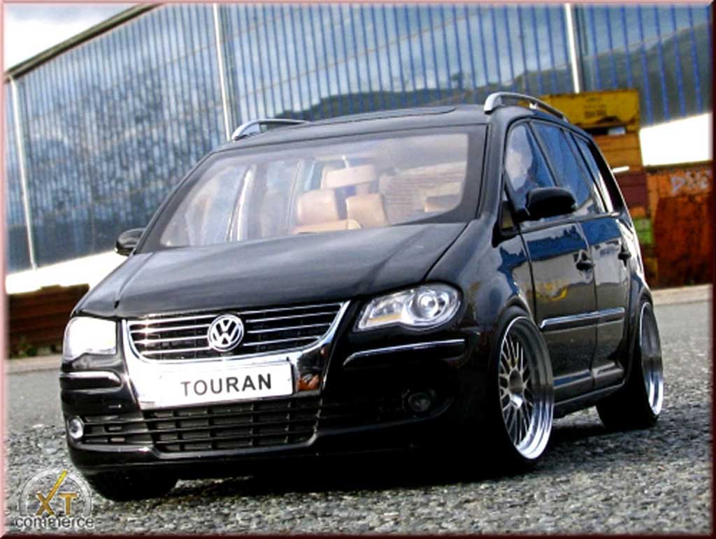 Volkswagen Touran Base zwart jantes alu 18 pouces 1/18 Shanghai Volkswagen