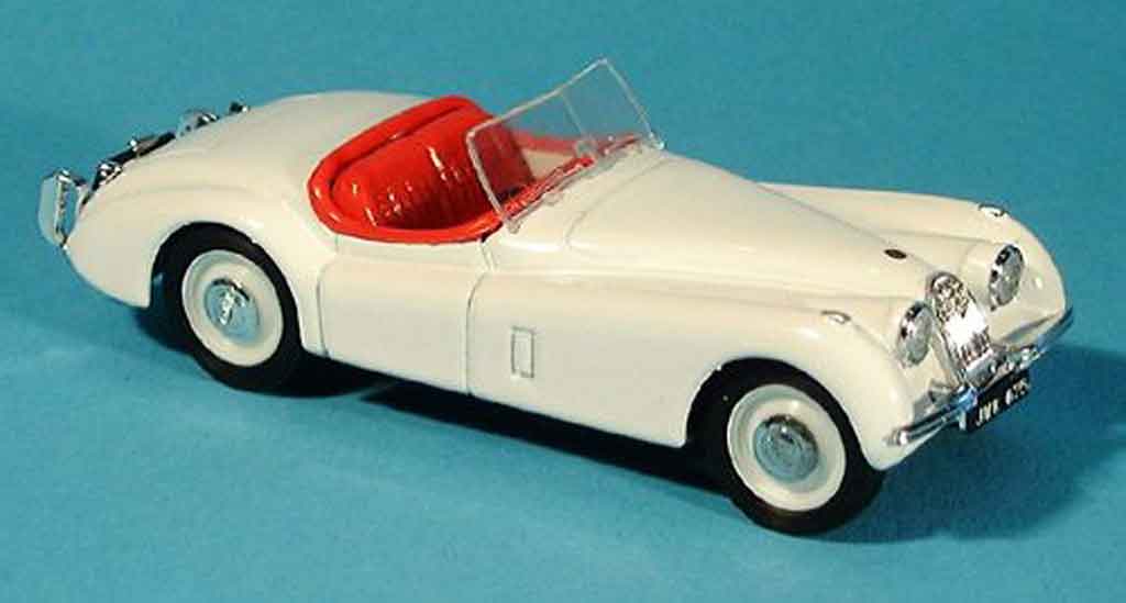 Jaguar XK 120 1/43 Brumm 120 spider wit offen 1948 modelauto