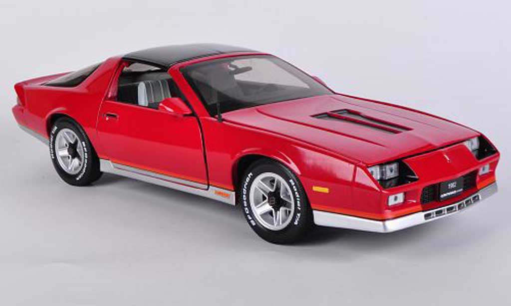 Chevrolet Camaro Z28 1/18 Sun Star Z28 rood 1982 modelauto