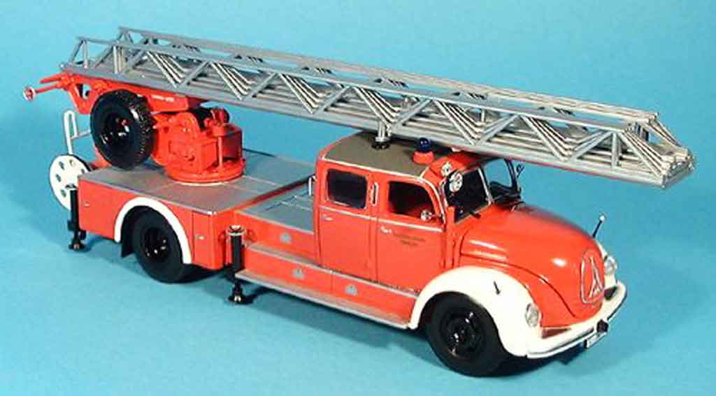 Magirus DL 30 1/43 Minichamps S 6500 pompier Leiterwagen rood wit 1955 modelauto