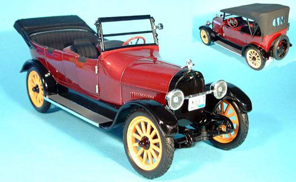 Reo Touring 1/18 Signature rood 1917 modelauto