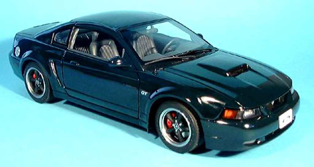 Ford Mustang Bullit 2001 1/18 Autoart Bullit 2001 gt grun modelauto