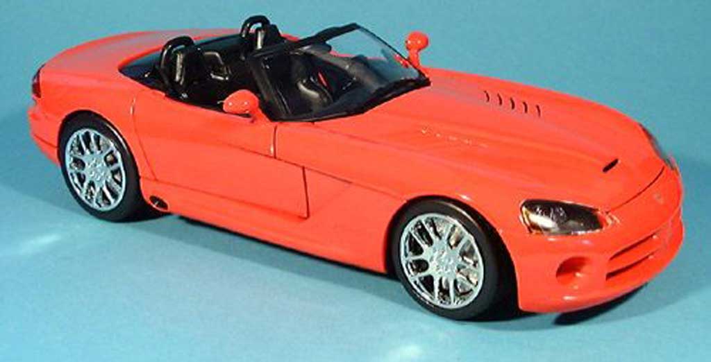 Dodge Viper SRT 10 1/18 Hot Wheels SRT 10 rood 2003 modelauto