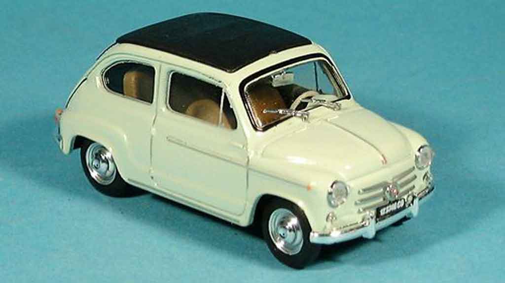 Fiat 600 1/43 Brumm D geschlossen grun 1960 modelauto