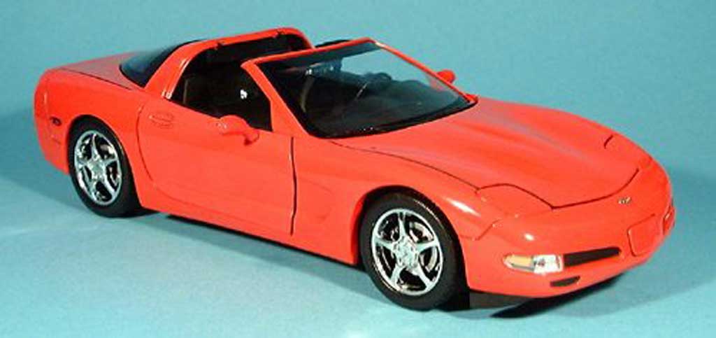Chevrolet Corvette C5 1/18 Ertl C5 coupe rood 2003 modelauto