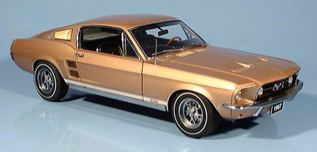Ford Mustang 1967 1/18 Autoart 1967 gt390 or modelauto