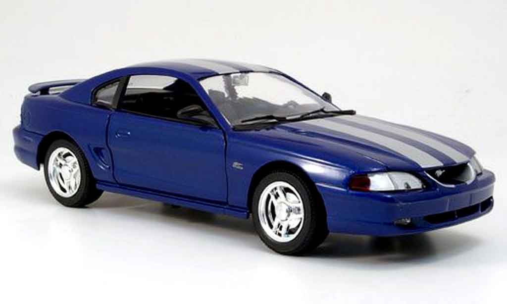 Ford Mustang 1994 1/18 Eagle 1994 coupe blauw avec bandes grijss modelauto