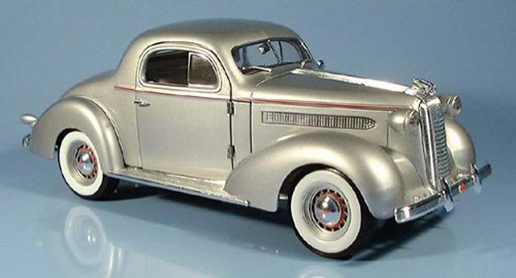 Pontiac De Luxe 1/18 Signature grijs 1936 modelauto