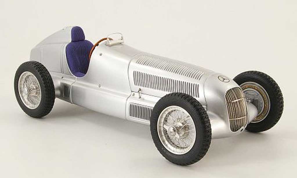 Mercedes W 25 1/18 CMC Ur-grijspfeil des Manfred von Brauchitsch 1934 modelauto