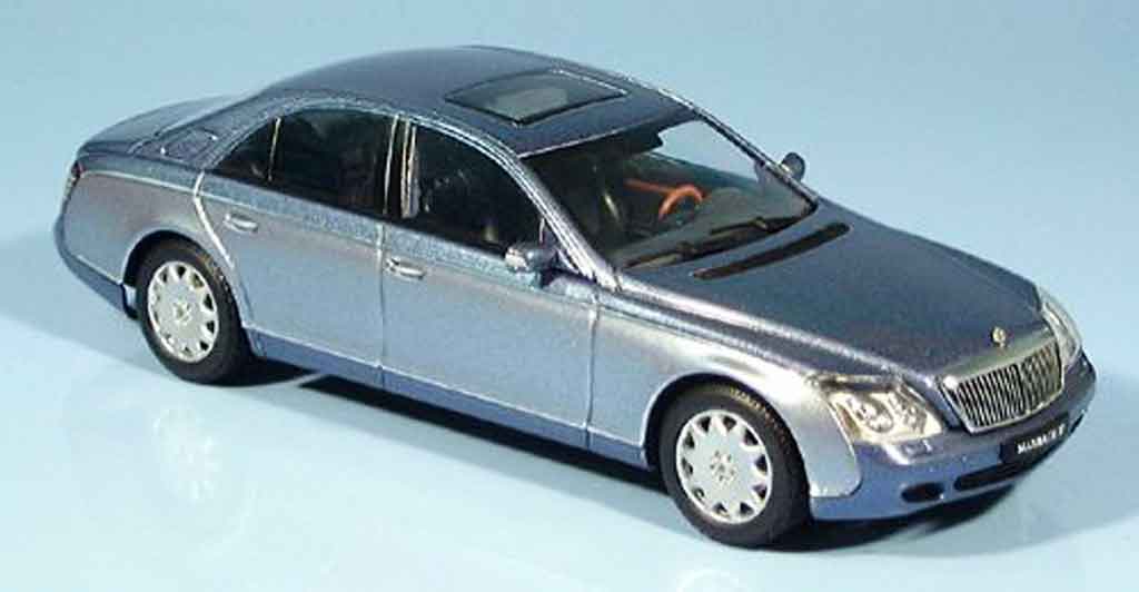 Maybach 57 1/43 Autoart SWB blauw grijs metallic 2002 modelauto