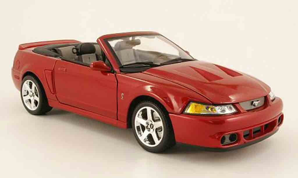 Ford Mustang 2003 1/18 Maisto 2003 svt cobra cabriolet rood modelauto