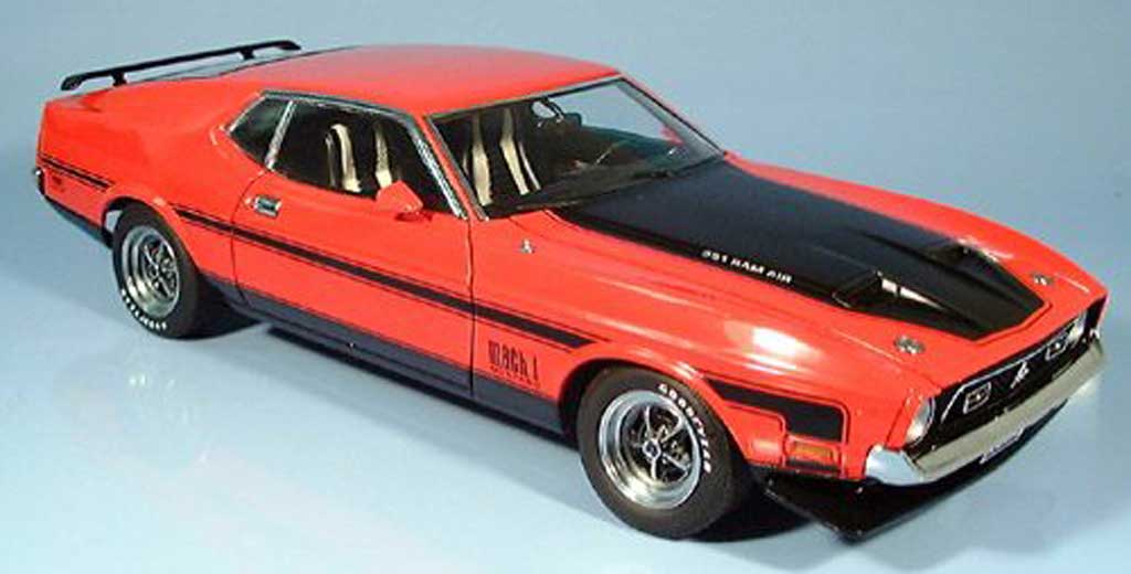 Ford Mustang 1971 1/18 Autoart 1971 mach i fastback rood modelauto