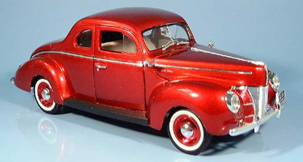 Ford 1940 1/18 Motormax Coupe rood modelauto