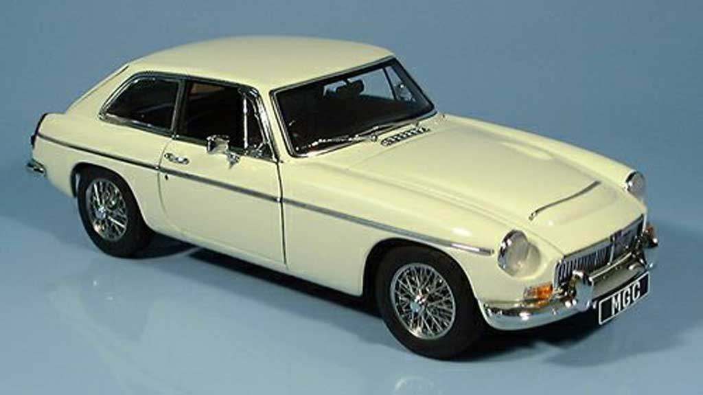 MG B 1/18 Autoart gt coupe creme modelauto