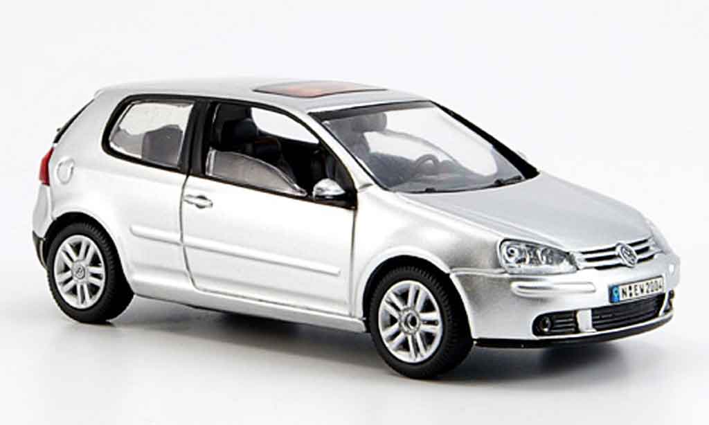 Volkswagen Golf V 1/43 Schuco V grijs metallic 2003 modelauto