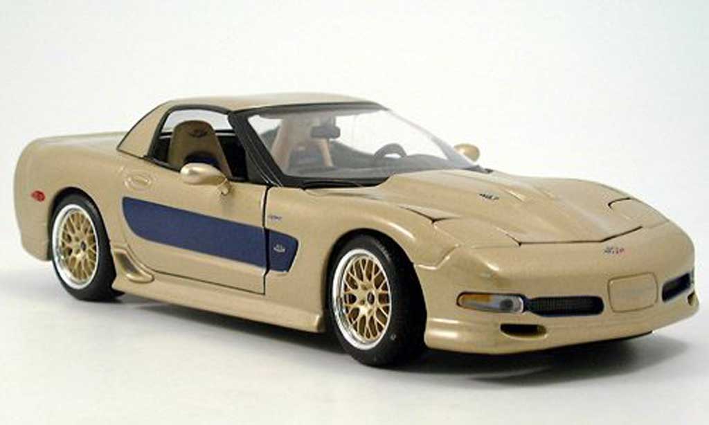 Chevrolet Corvette 1/18 Maisto guldstrand gold modelauto