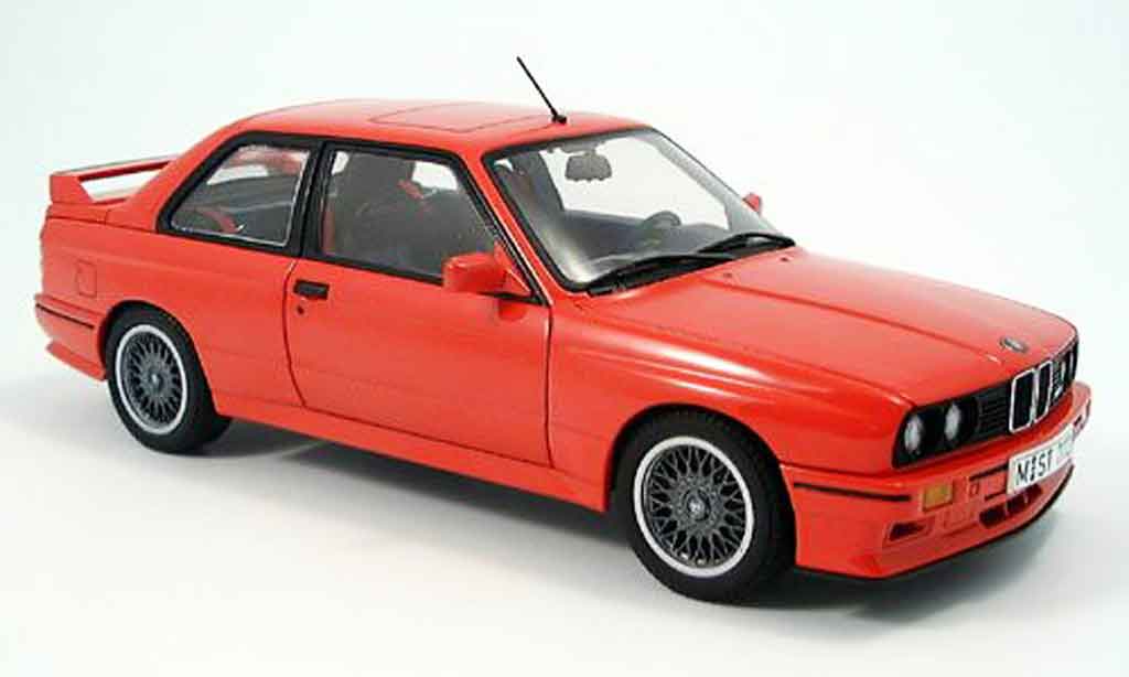 Bmw M3 E30 1/18 Autoart E30 rood modelauto