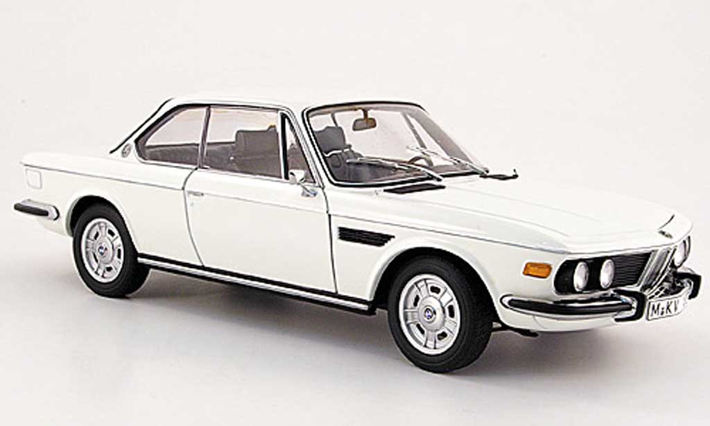 Bmw 3.0 CSi 1/18 Autoart CSi e9 coupe wit 1971 modelauto