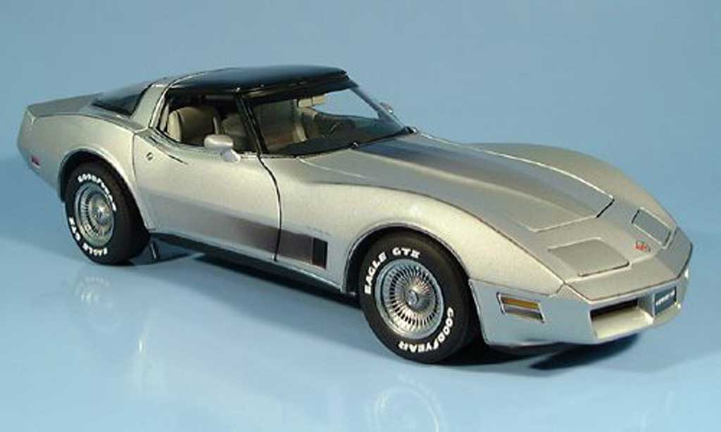Chevrolet Corvette C3 1/18 Autoart C3 collectors edition 1982 modelauto