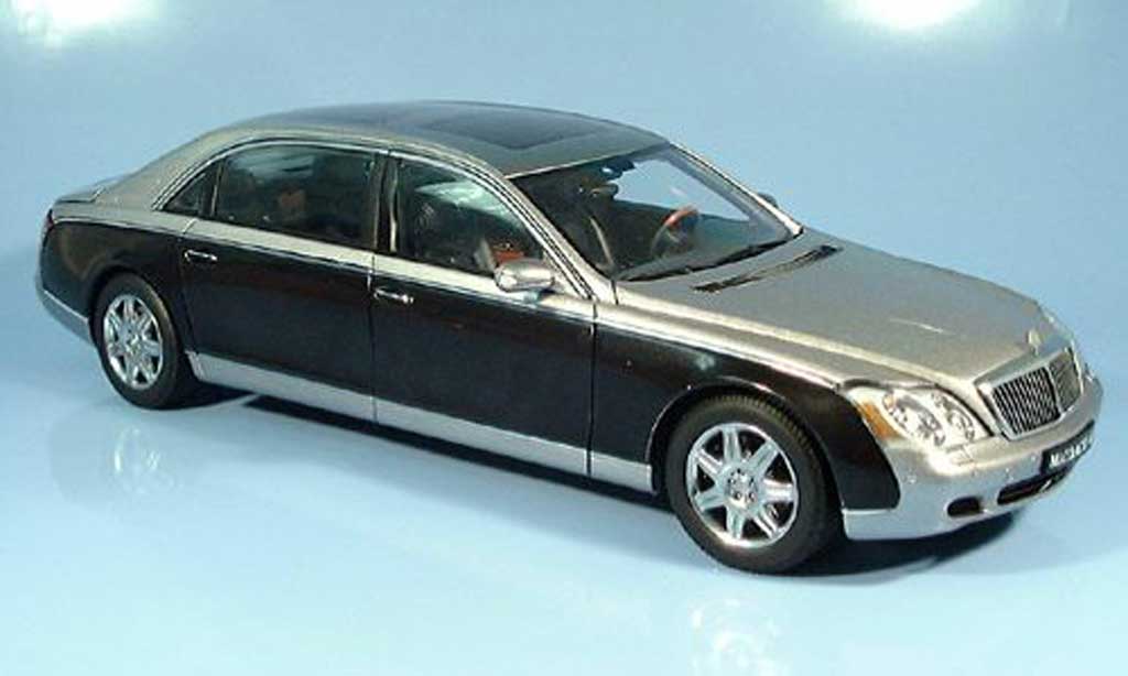 Maybach 62 1/18 Autoart lwb grijs /zwart modelauto