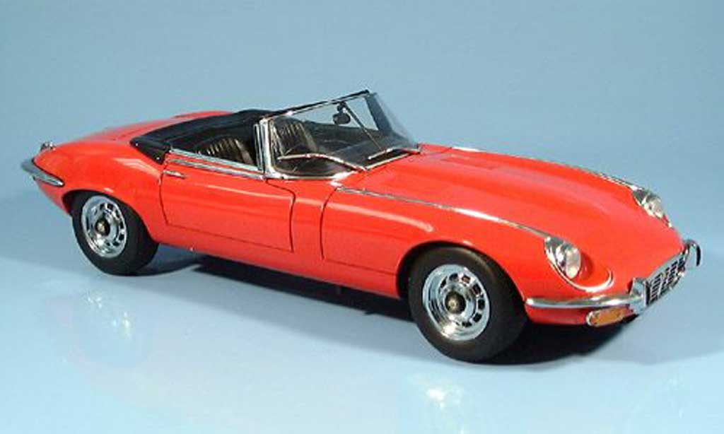 Jaguar E-Type 1971 1/18 Autoart 1971 cabriolet rood series iii modelauto