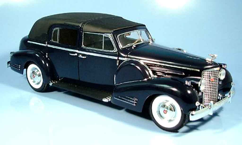 Cadillac Fleetwood 1/18 Signature v16 blauw 1938 modelauto