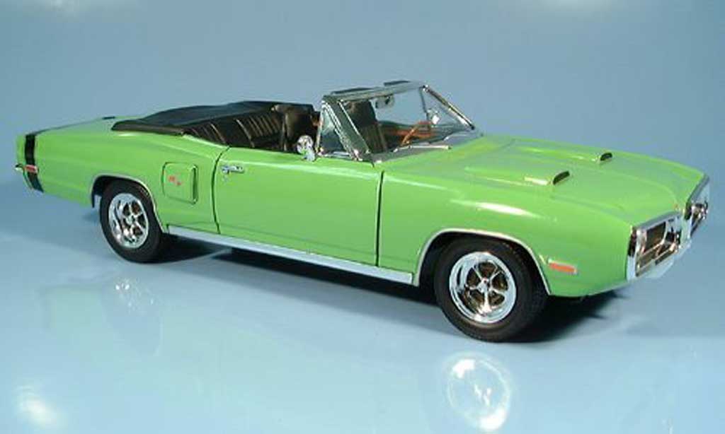 Dodge Coronet 1970 1/18 Yat Ming 1970 R/T grun modelauto