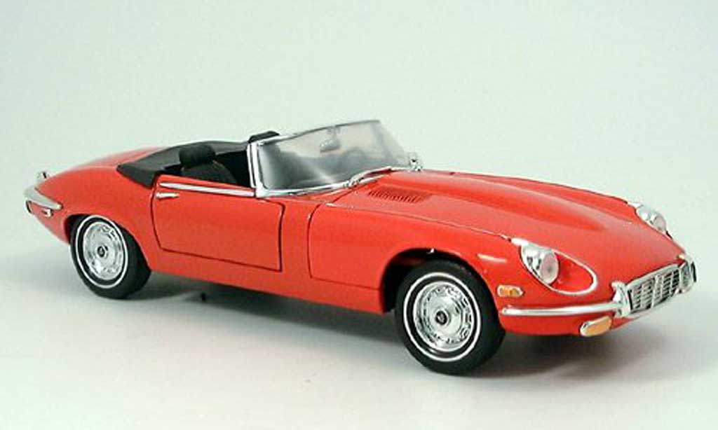 Jaguar E-Type 1971 1/18 Yat Ming 1971 rood modelauto