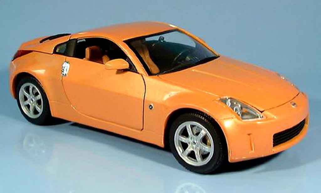 Nissan 350Z 1/18 Yat Ming coupe oranje 2003 modelauto