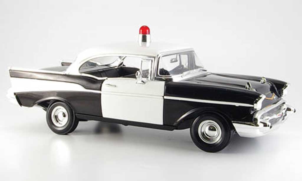 Chevrolet Bel Air 1957 1/18 Ertl 1957 zwart wit us-polizei modelauto