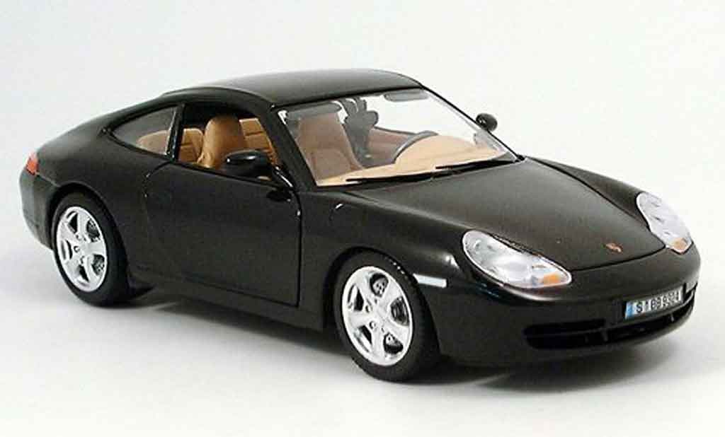 Porsche 996 Carrera 1/18 Burago Carrera 4 zwart modelauto