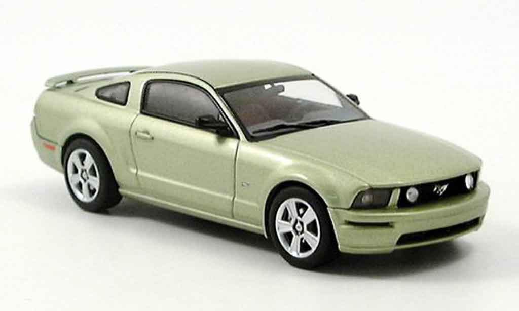Ford Mustang 2005 1/43 Autoart 2005 GT grun 2005 modelauto