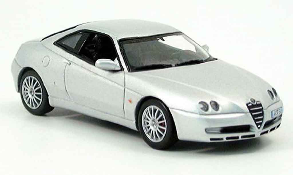 Alfa Romeo GT 3.2 1/43 Norev V 3.2 grijs metallic 2003 modelauto