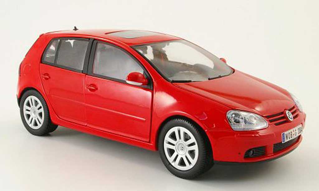 Volkswagen Golf V 1/18 Burago V rood 2003 5 portes modelauto