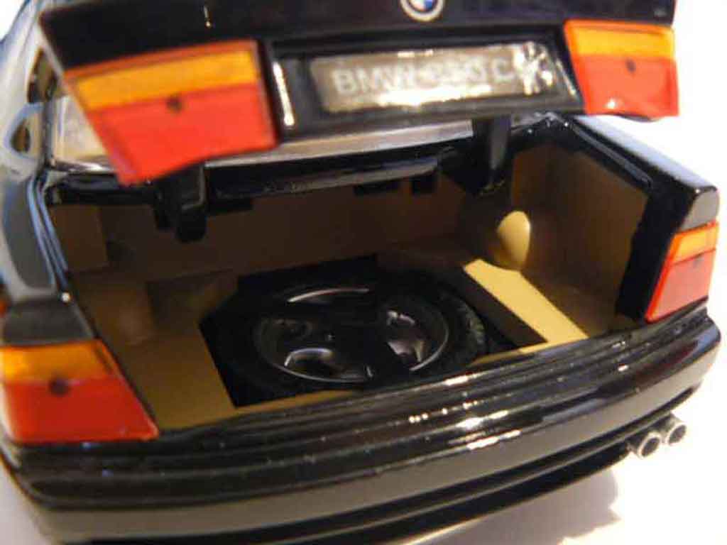 Bmw 850 csi e31 zwart jantes alpina 1/18 Maisto