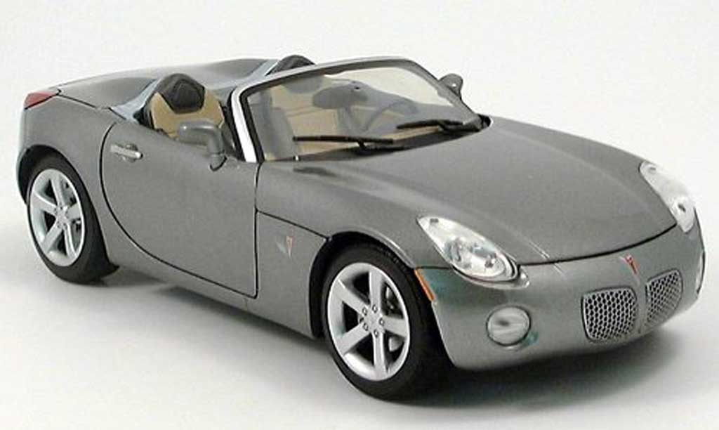 Pontiac Solstice 1/18 Yat Ming grijs 2006 modelauto