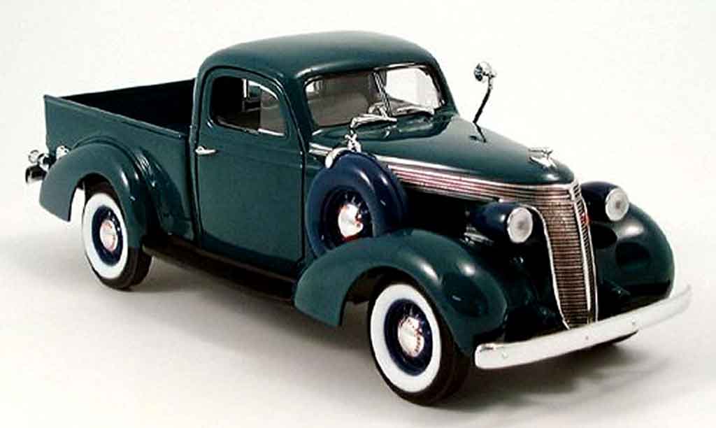 Studebaker Coupe Express 1/18 Yat Ming pick up grun 1937 modelauto
