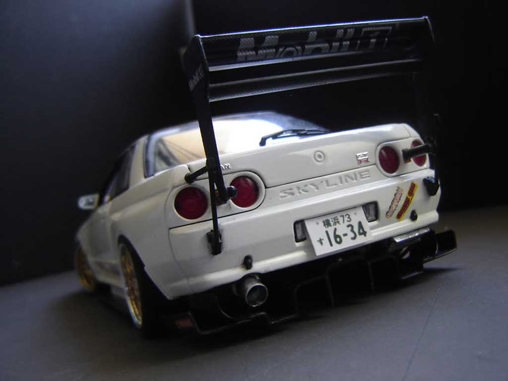 Nissan Skyline R32 Time attack wit 1/18 Kyosho