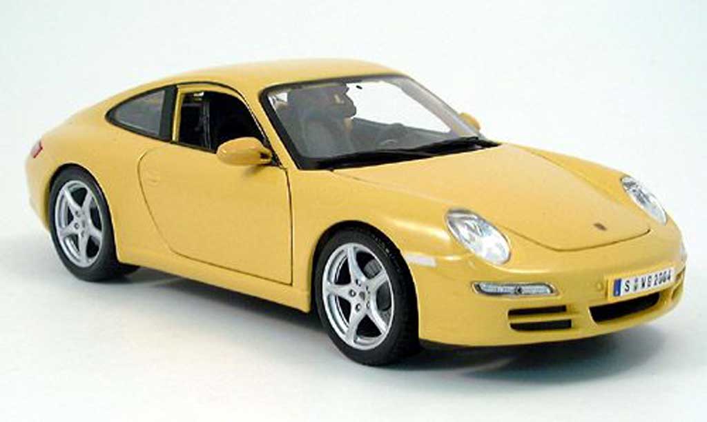 Porsche 997 Carrera 1/18 Maisto Carrera geel 2005 modelauto