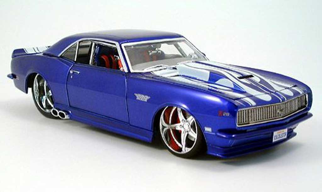 Chevrolet Camaro Z28 1/18 Maisto Z28 blauw/wit tuning 1968 modelauto