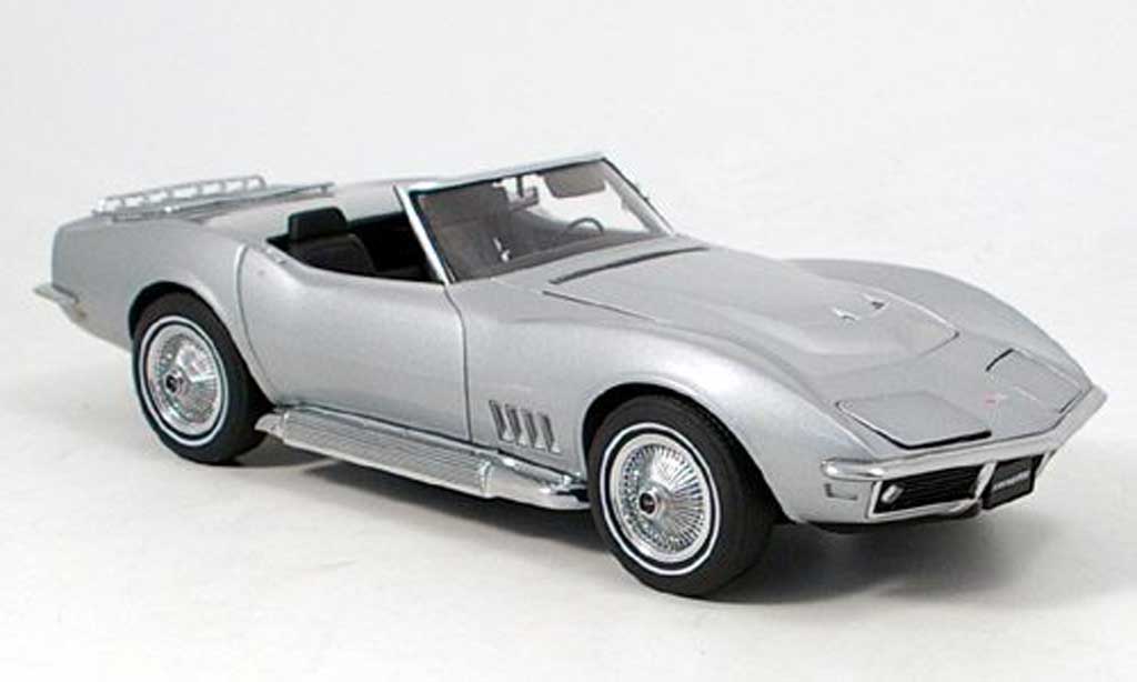 Chevrolet Corvette C3 1/18 Autoart C3 grijs 1969 modelauto